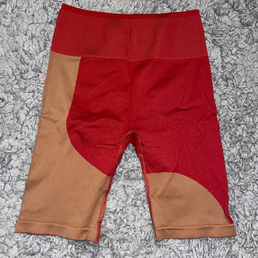 SOLD-Fabletics set! - Picture 8 of 8